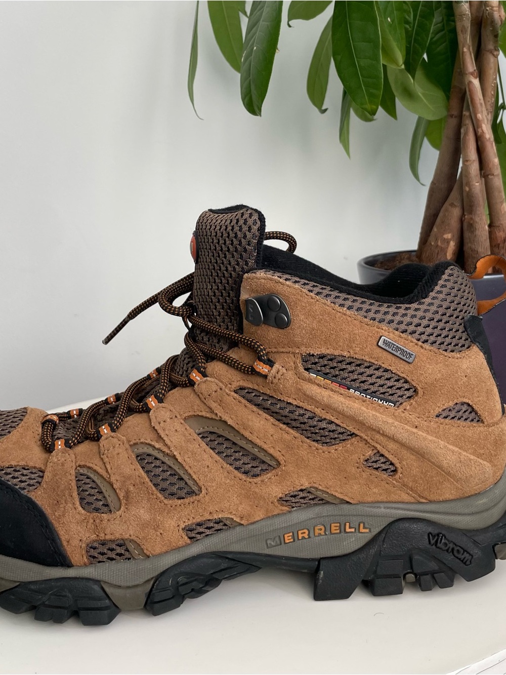 Men Size 11 Merrell Moab 3 Mid Brown Waterproof Vibram Hiking Boots